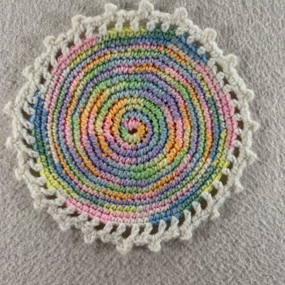Unbranded Crochet Doily Unisex 9.25" Rainbow Excellent Pastel Spiral Scalloped